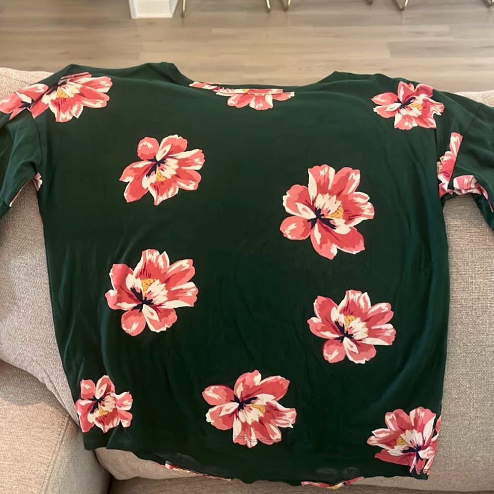 3/4 length Old Navy tee